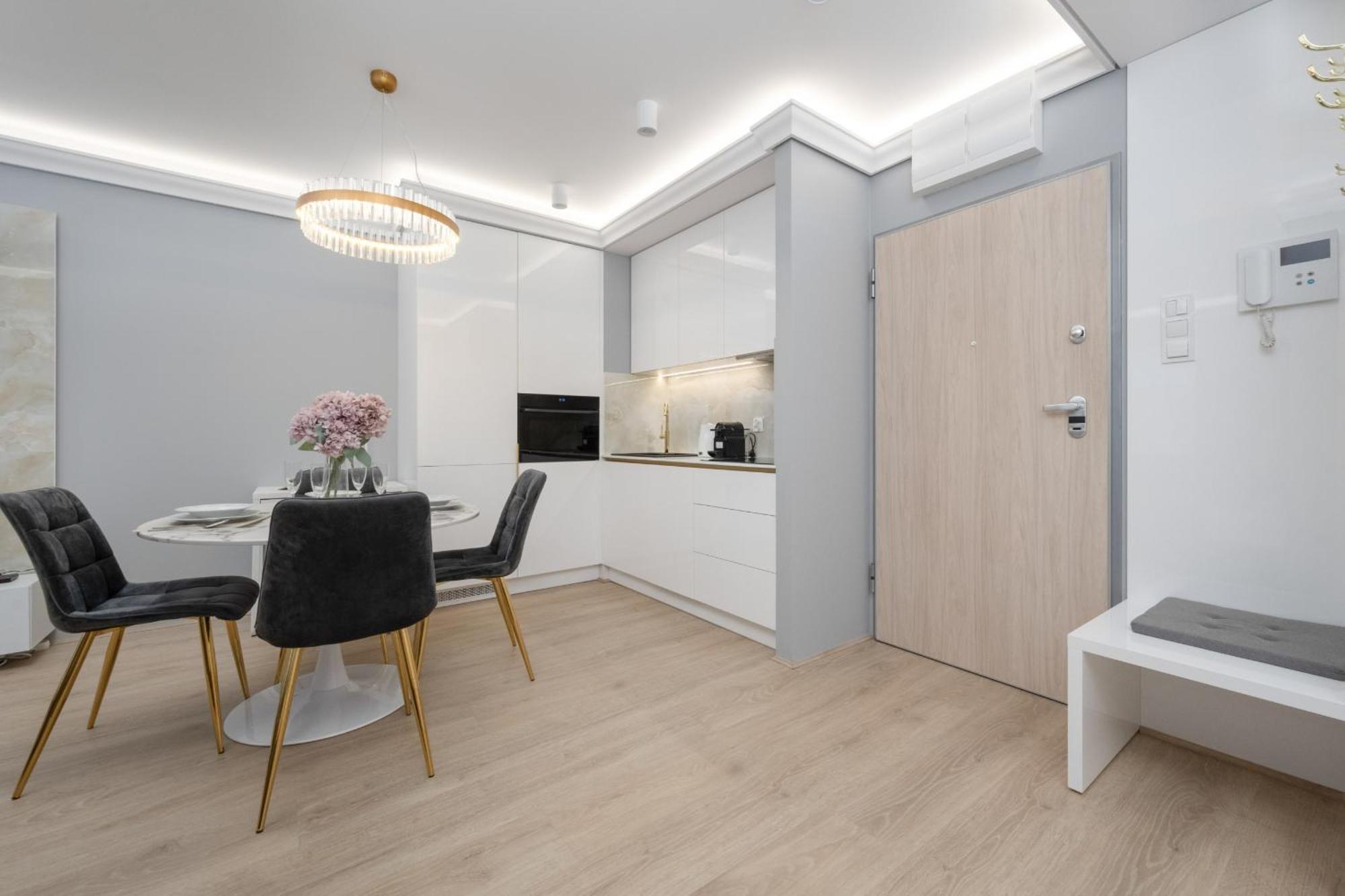 Elegant Apartment With Balcony By The Oder River In Wroclaw By Renters Prestige Exteriér fotografie
