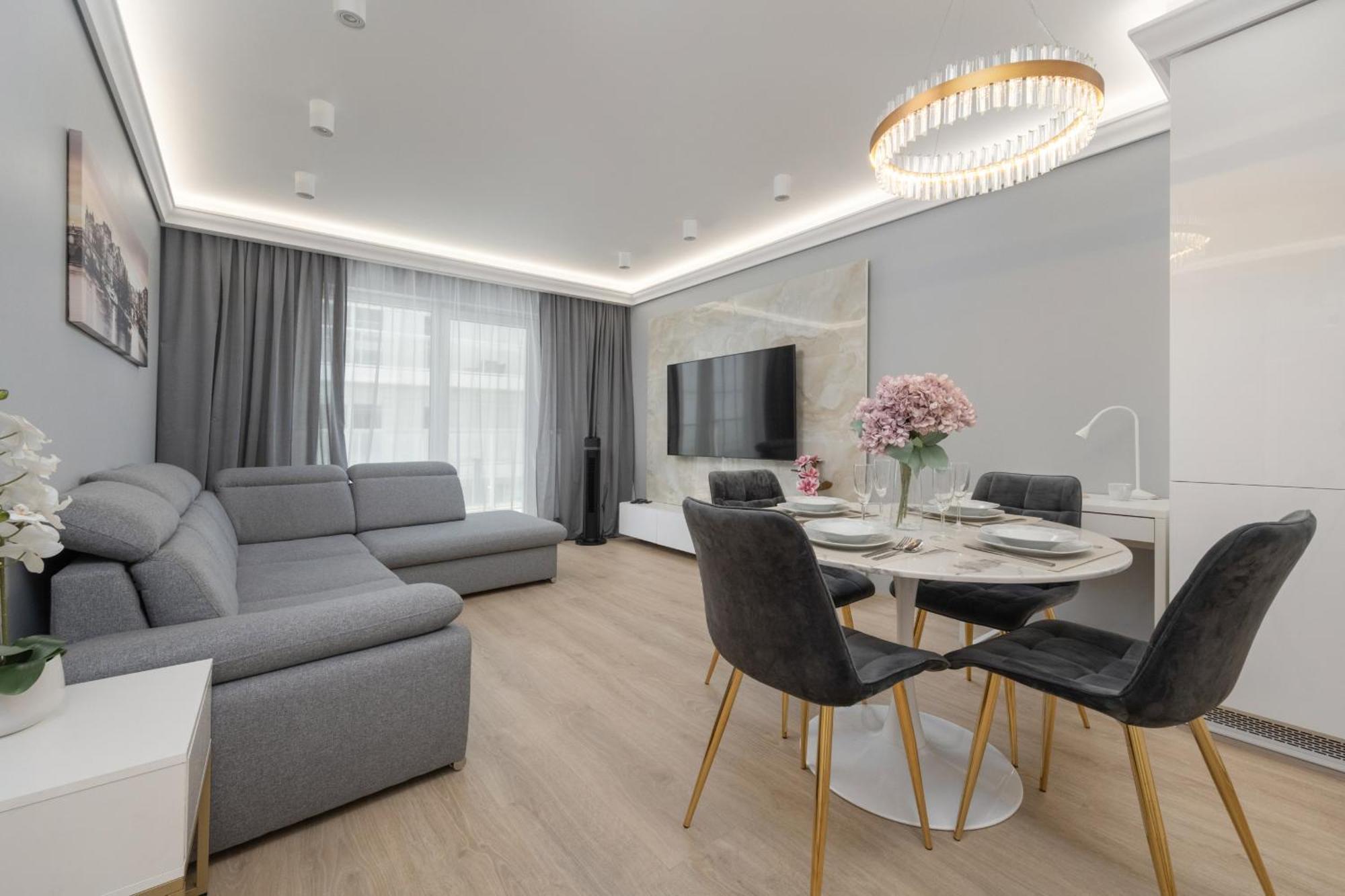 Elegant Apartment With Balcony By The Oder River In Wroclaw By Renters Prestige Exteriér fotografie