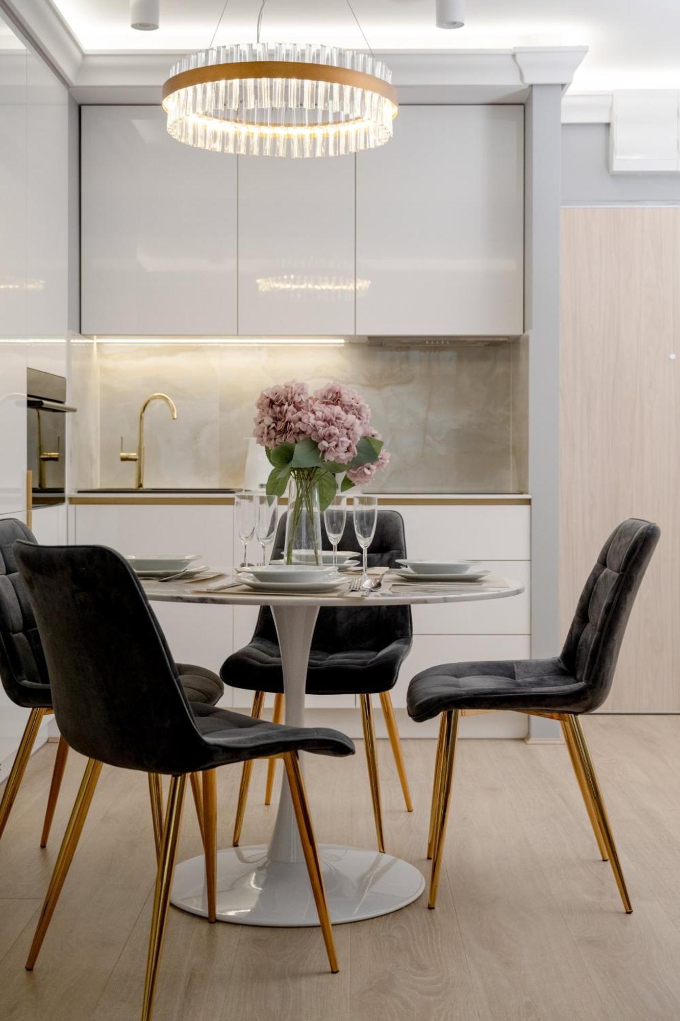 Elegant Apartment With Balcony By The Oder River In Wroclaw By Renters Prestige Exteriér fotografie